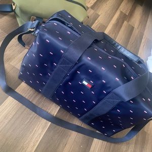 Tommy Hilfiger weekender bag